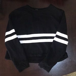 Crop Top Sweatshirt!🖤